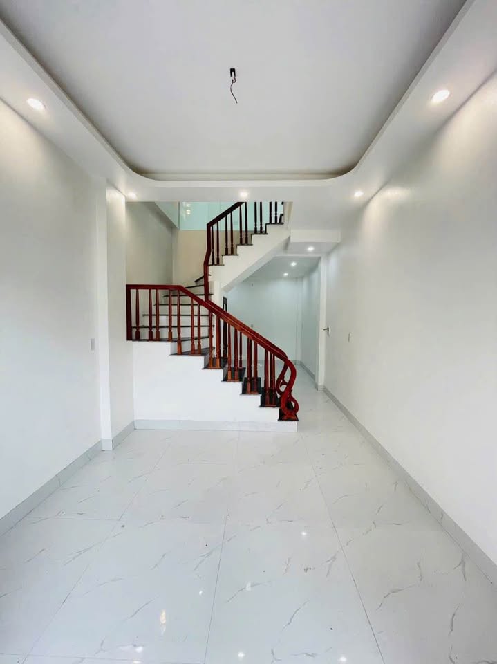 Nhà lô góc 3.5 tầng Phú Khánh, gần trường chợ, giá 1.7 tỷ