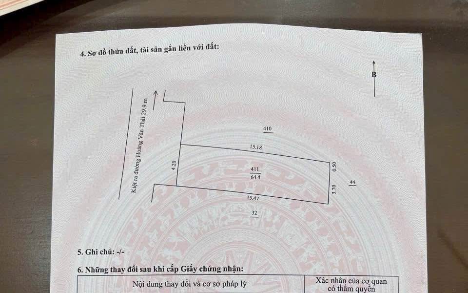 Nằm ngay kiệt ô tô đường Hoàng Văn Thái, khu dân cư thì cứ phải gọi là sầm uất, nhộn nhịp