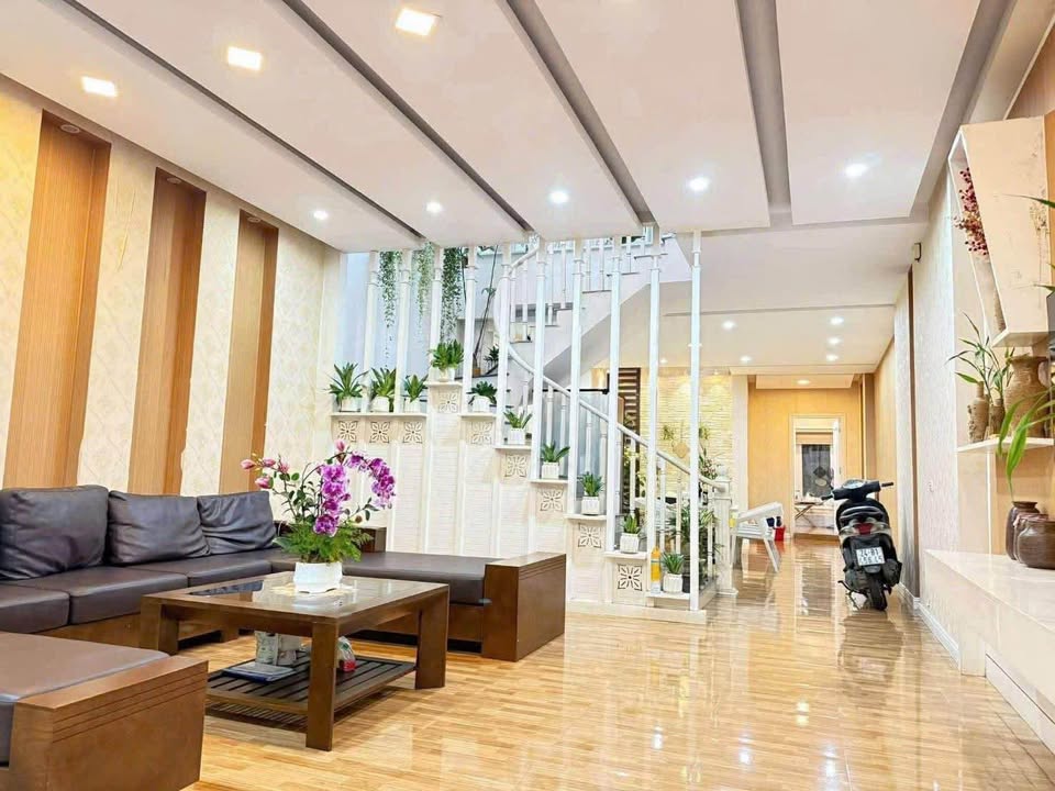 Nhà 2 tầng Lào Cai, 104m2 nở hậu, 3 phòng ngủ, giá 2.96 tỷ - Đón lộc vào nhà