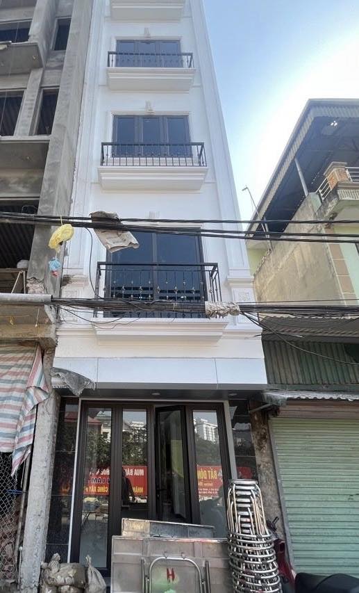 Nhà mới 5 tầng, đường rộng thênh thang tại Thanh Trì - Giá tốt