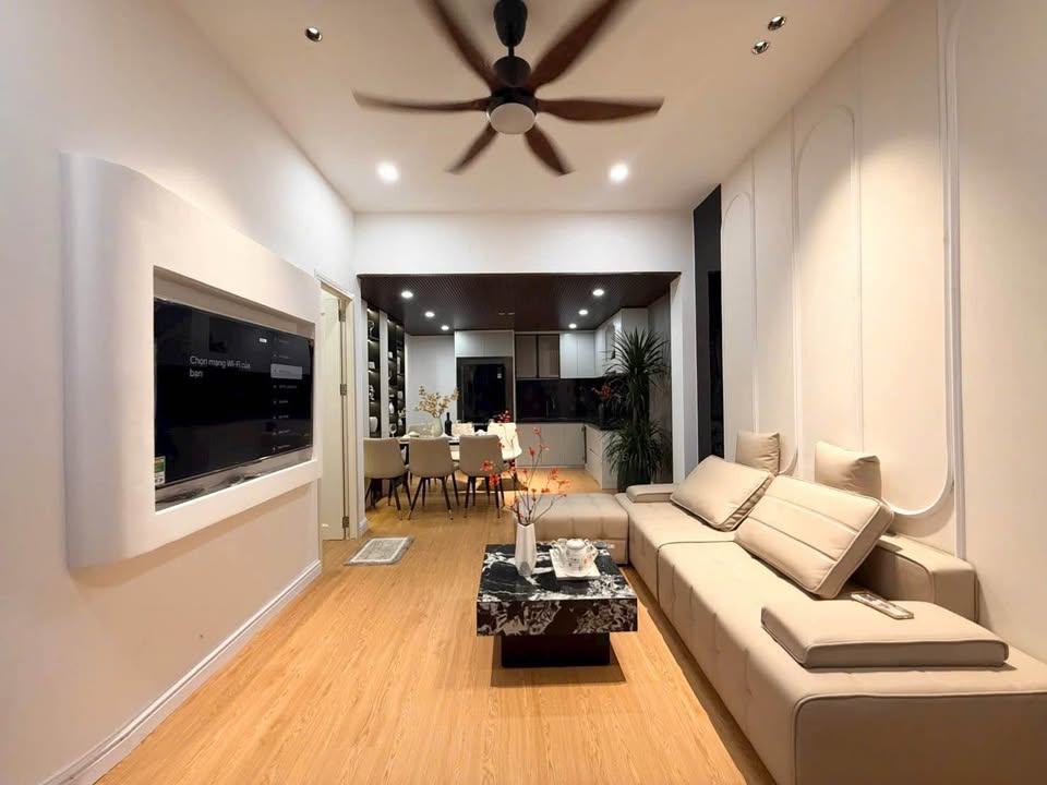 Nhà 3 tầng đúc kiên cố, 4 phòng ngủ, full nội thất tại trung tâm Hải Châu, Đà Nẵng