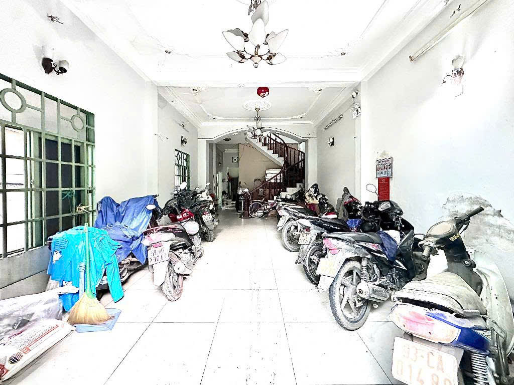 Nhà Tân Bình 115m2, 3 tầng, ô tô trong nhà, 8.55 tỷ