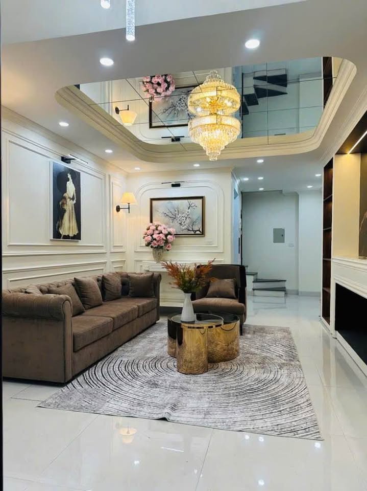 Bán nhà lô góc 6 tầng thang máy, 42m2, cách ô tô 2m tại Nguyễn Xiển, Thanh Xuân, Hà Nội