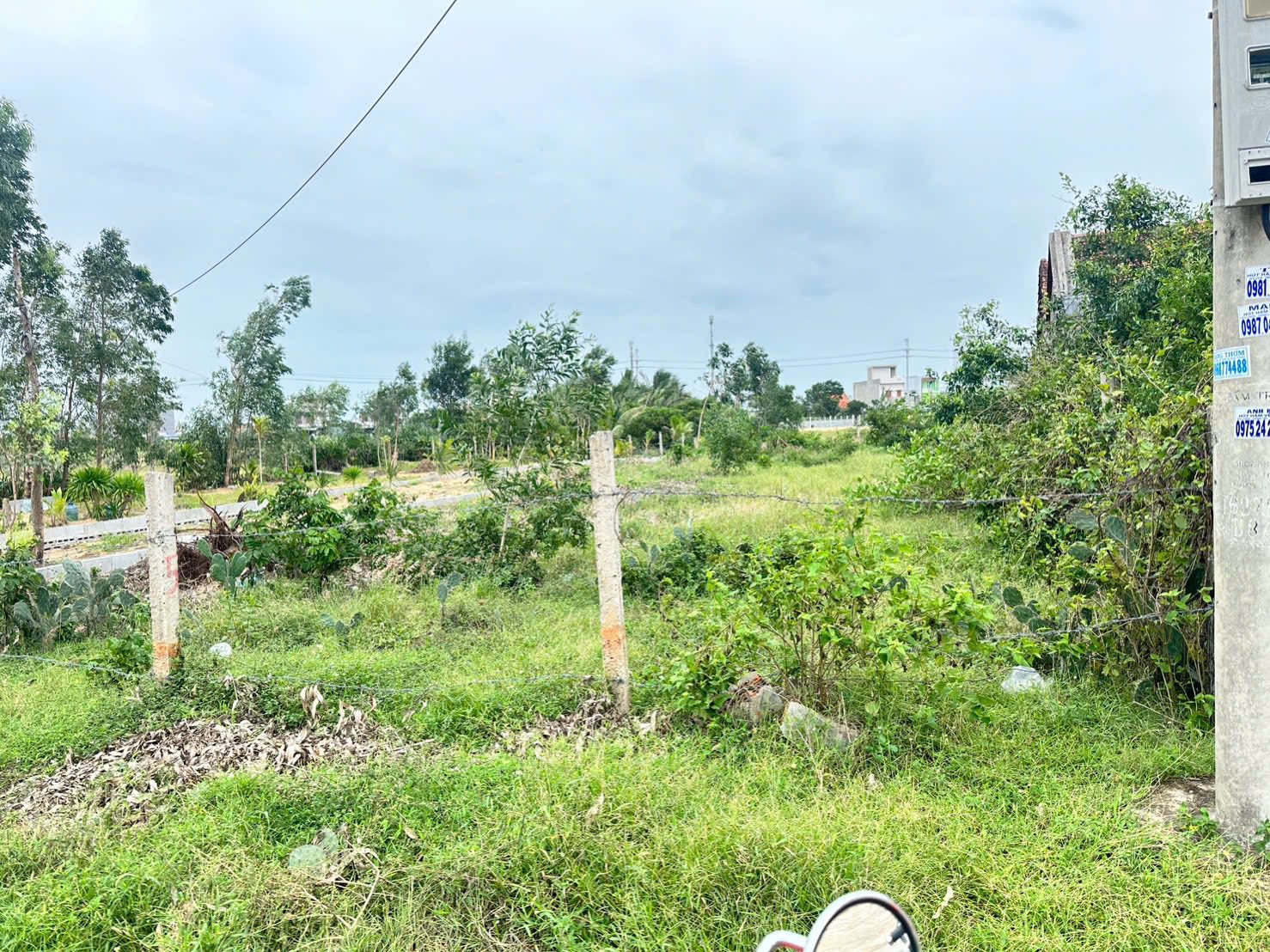 Chào bạn, mình có một lô đất đẹp tại Hòa Hiệp, Đắk Lắk đang cần bán gấp