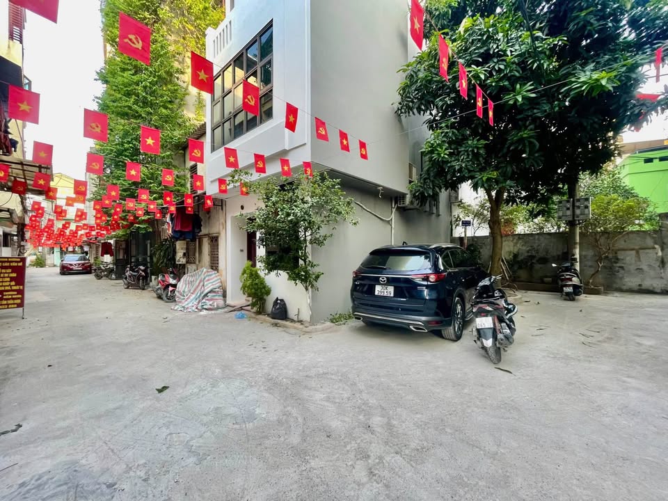 Nhà lô góc Phú Diễn, 4 tầng, ô tô tránh, giá hời