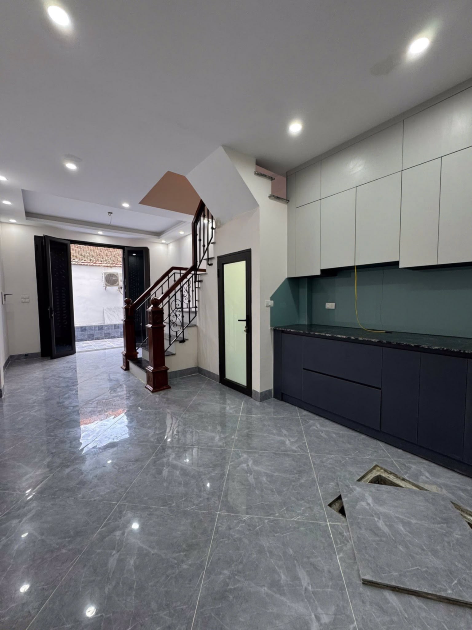 Nhà 3 tầng mới tinh, ô tô đỗ cổng, chỉ 2,8 tỷ tại Phụng Châu