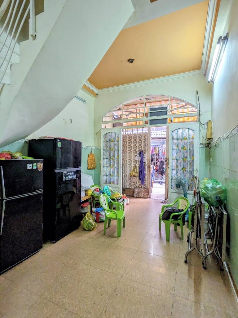 Tọa lạc tại vị trí đắc địa Quận Phú Nhuận, gần trục đường Phan Xích Long sầm uất