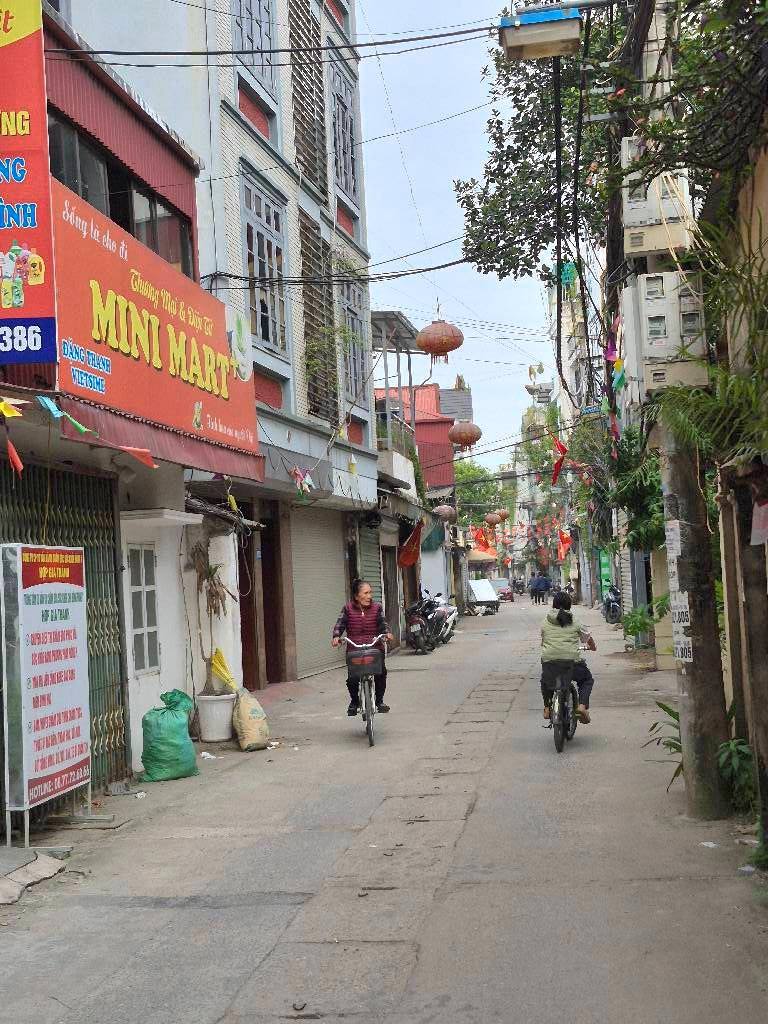 Nhà 4 tầng mới đẹp, ngõ ô tô 7 chỗ tại Liên Ninh, 68m²