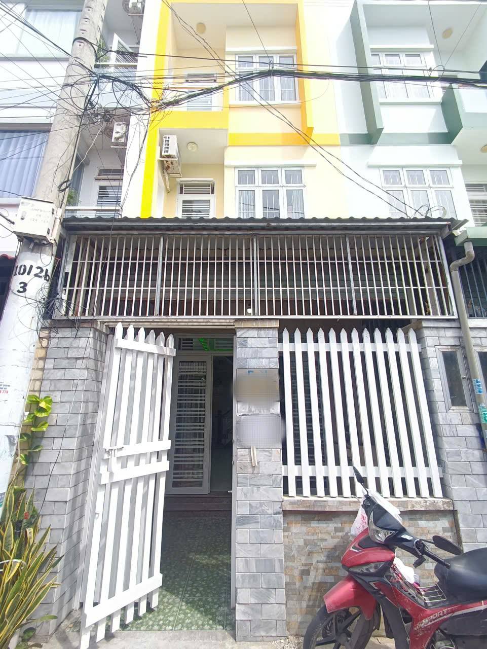 Nhà Hẻm 4x15m Đặng Văn Bi, Thủ Đức - 4PN, Sẵn Nội Thất, Giá 14 Triệu/Tháng