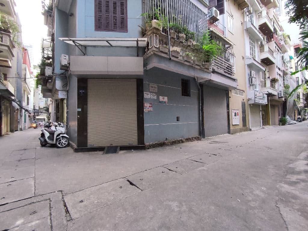 Nhà 5 tầng Liễu Giai 2 mặt ngõ ô tô, doanh thu 60 củ/tháng