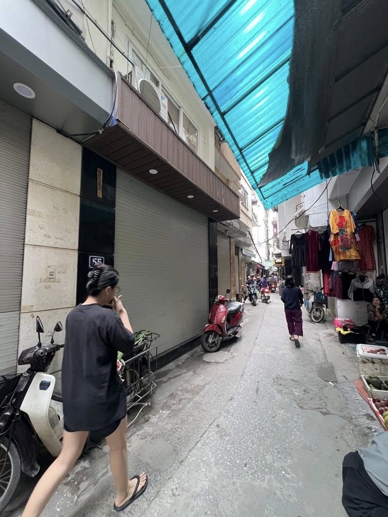 Bán nhà mặt ngõ Hào Nam, 35m2, 5 tầng, kinh doanh đỉnh cao, giá nhỉnh 9 tỷ