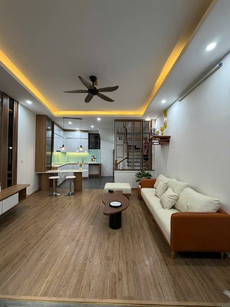 Bán nhà Xuân Đỉnh, ô tô đỗ cửa, 40m2, 4 tầng, hơn 9 tỷ