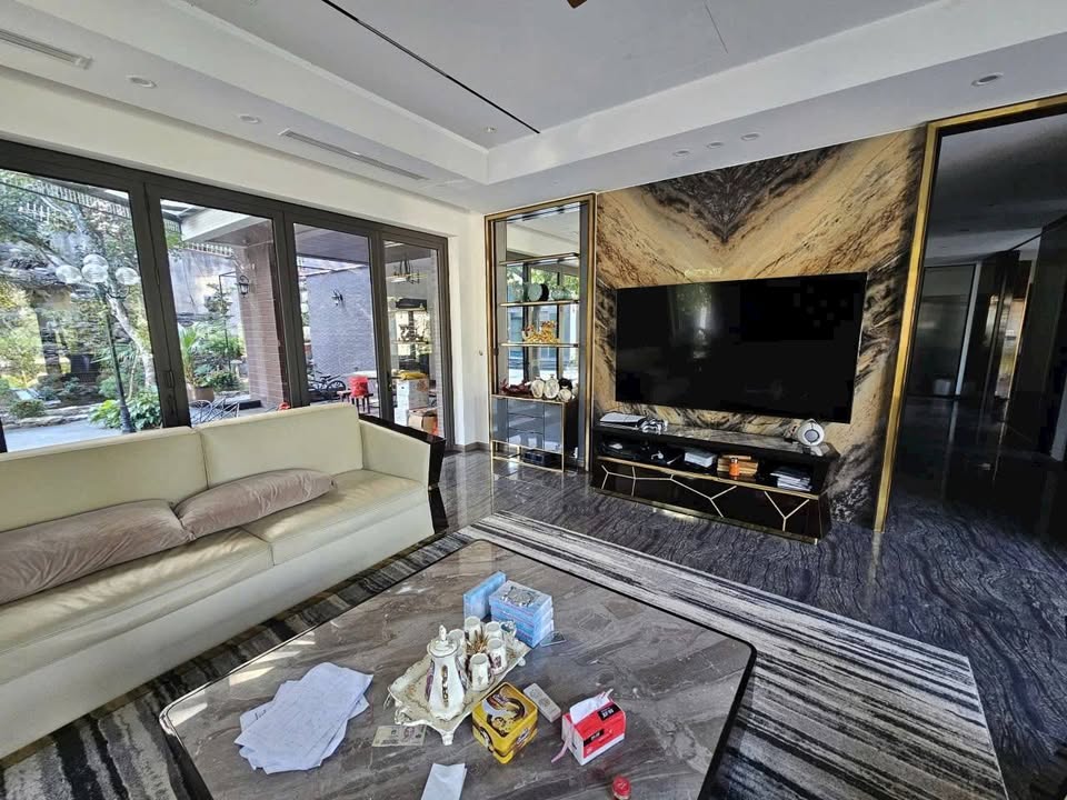 Siêu phẩm nhà vườn 3 tầng tại phường Võ Cường, thành phố Bắc Ninh, có bể bơi 4 mùa