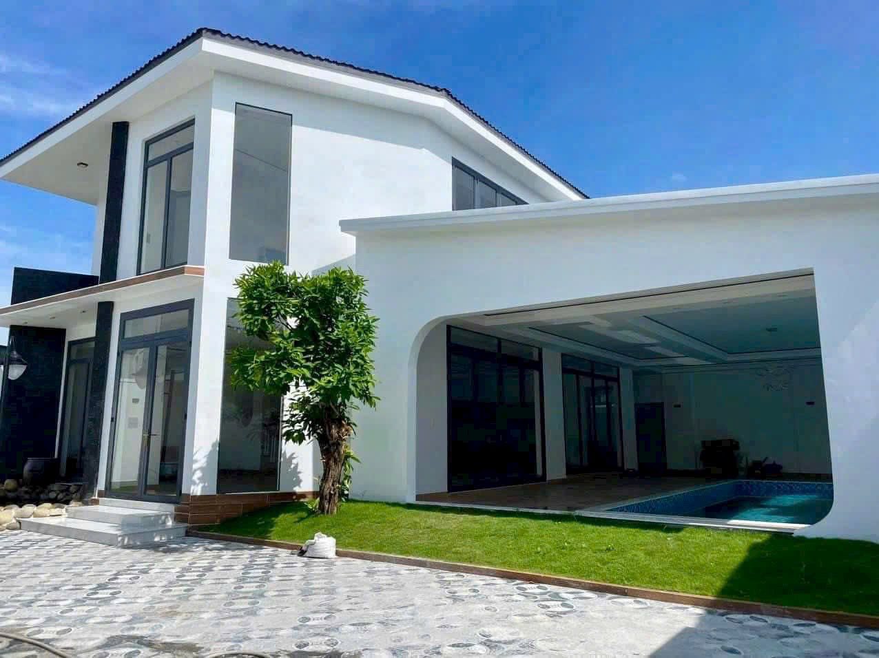 Biệt thự nghỉ dưỡng 590m2, mặt tiền 20m, 13,5 tỷ