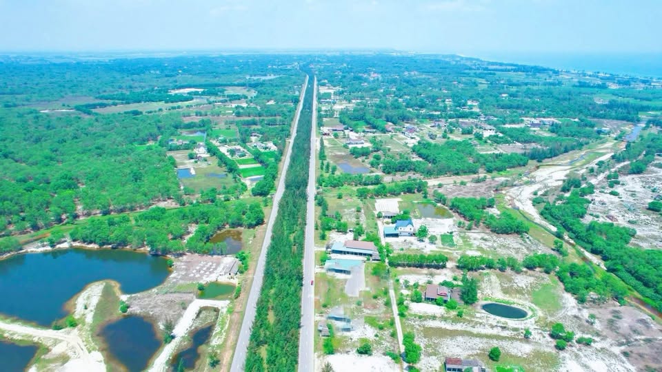 Siêu phẩm đất nền mặt tiền đường hai làn rộng, vị trí đắc địa gần Cảng biển Mỹ Thủy