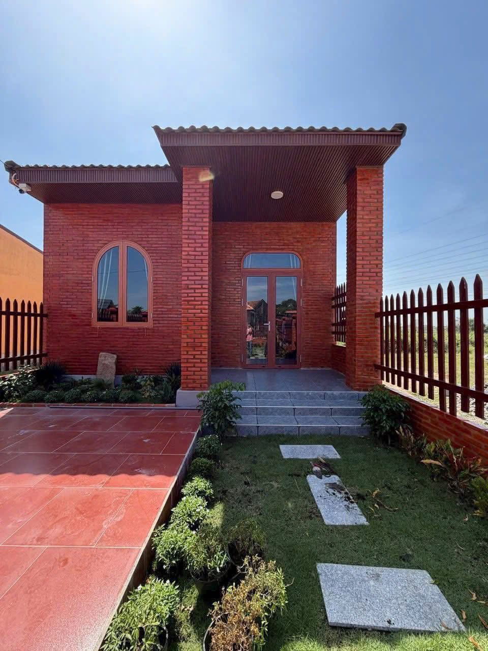 Nhà vườn mộc mạc gần biển Phan Thiết, 143m2 thổ cư