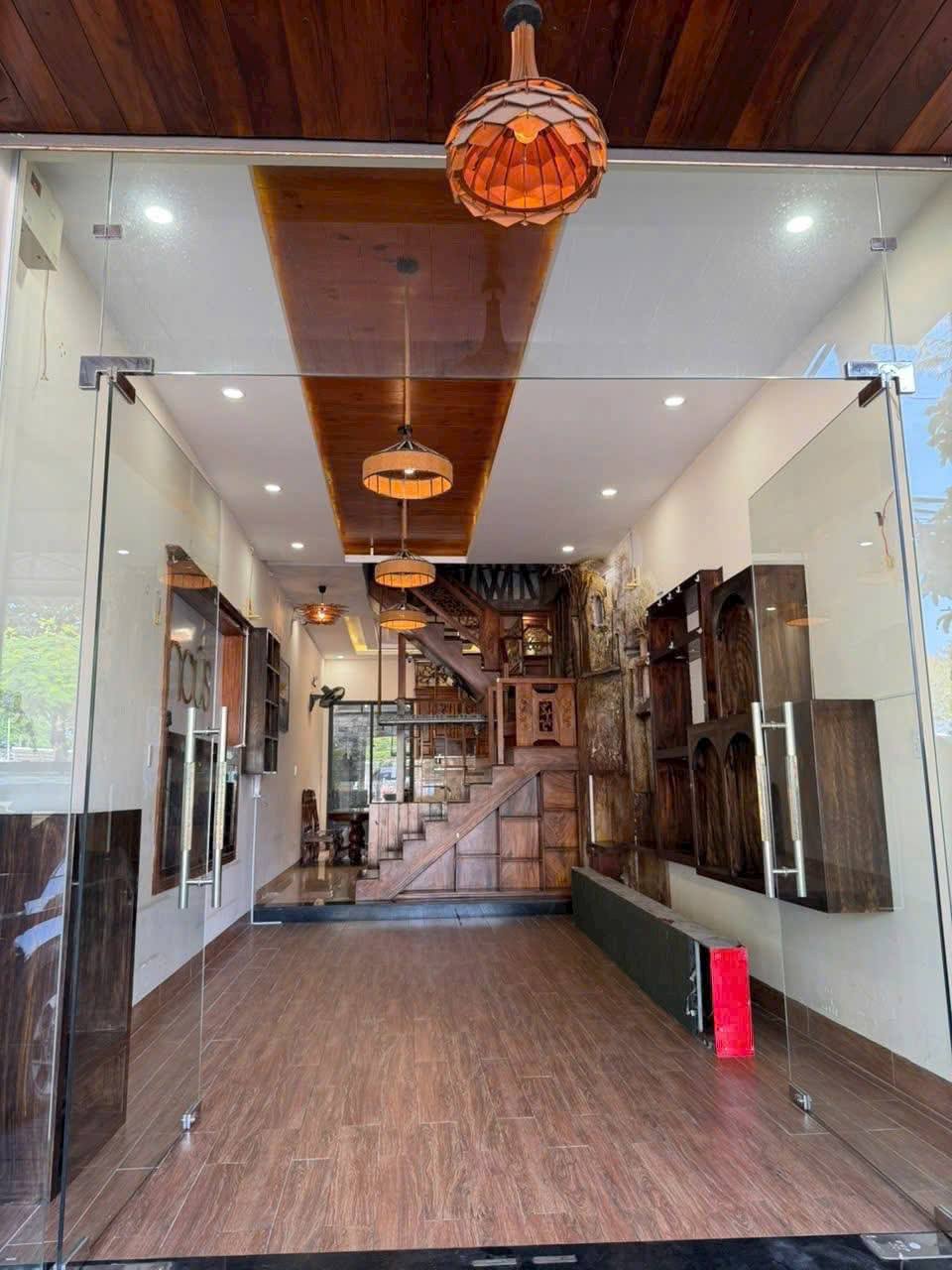 Bán nhà mặt tiền Nguyễn Thiện Thuật, 62m² (4m x 15m) full thổ cư, giá 8,5 tỷ