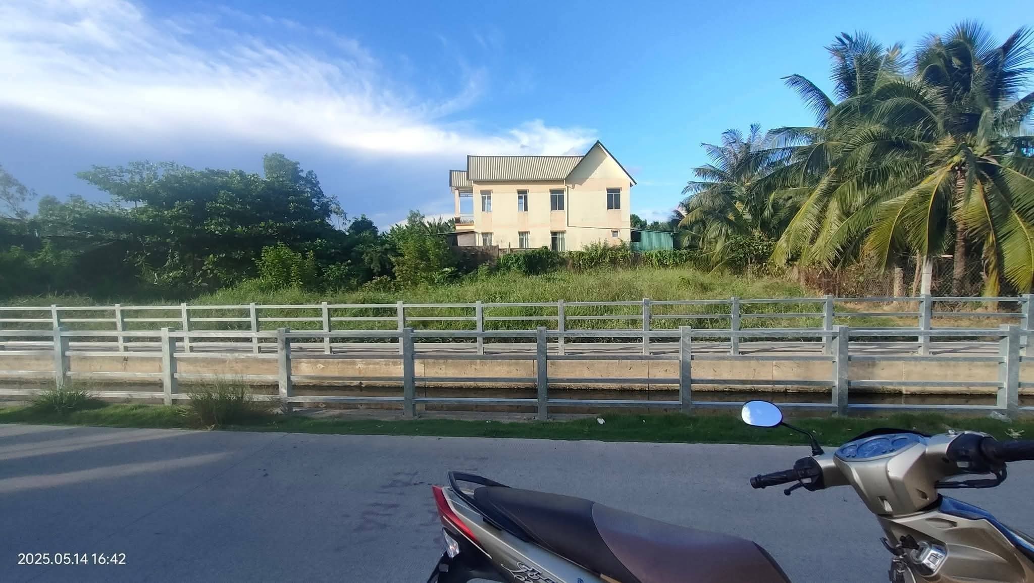 Bán đất nền Phú Tân, mặt tiền hẻm Kênh 9 Tế, giá chỉ 2,6 tỷ