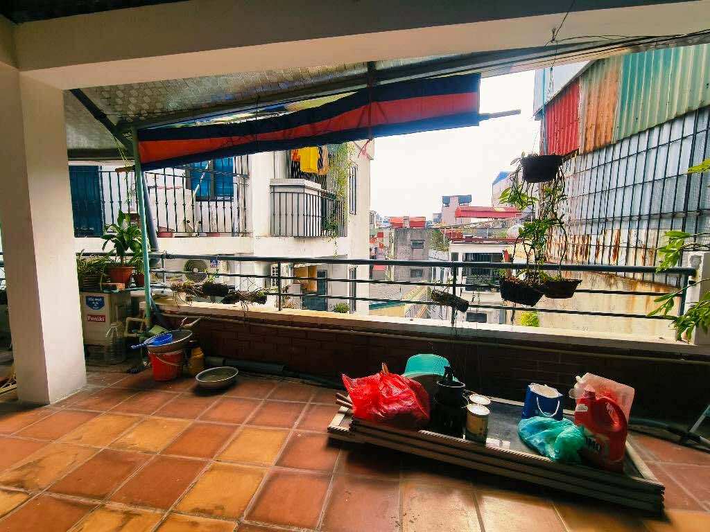 Nhà đẹp Đống Đa 5 tầng 6 ngủ, lô góc thoáng sáng, chỉ xách vali đến ở