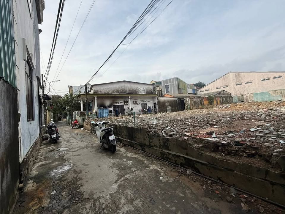 Sở hữu đất trung tâm thành phố, kiệt ô tô thông ra đường lớn