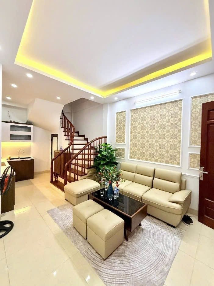 Bán nhà lô góc khu Pháo Đài Láng, Đống Đa, ngõ ba gác quay đầu, cách ô tô tránh chỉ 100m