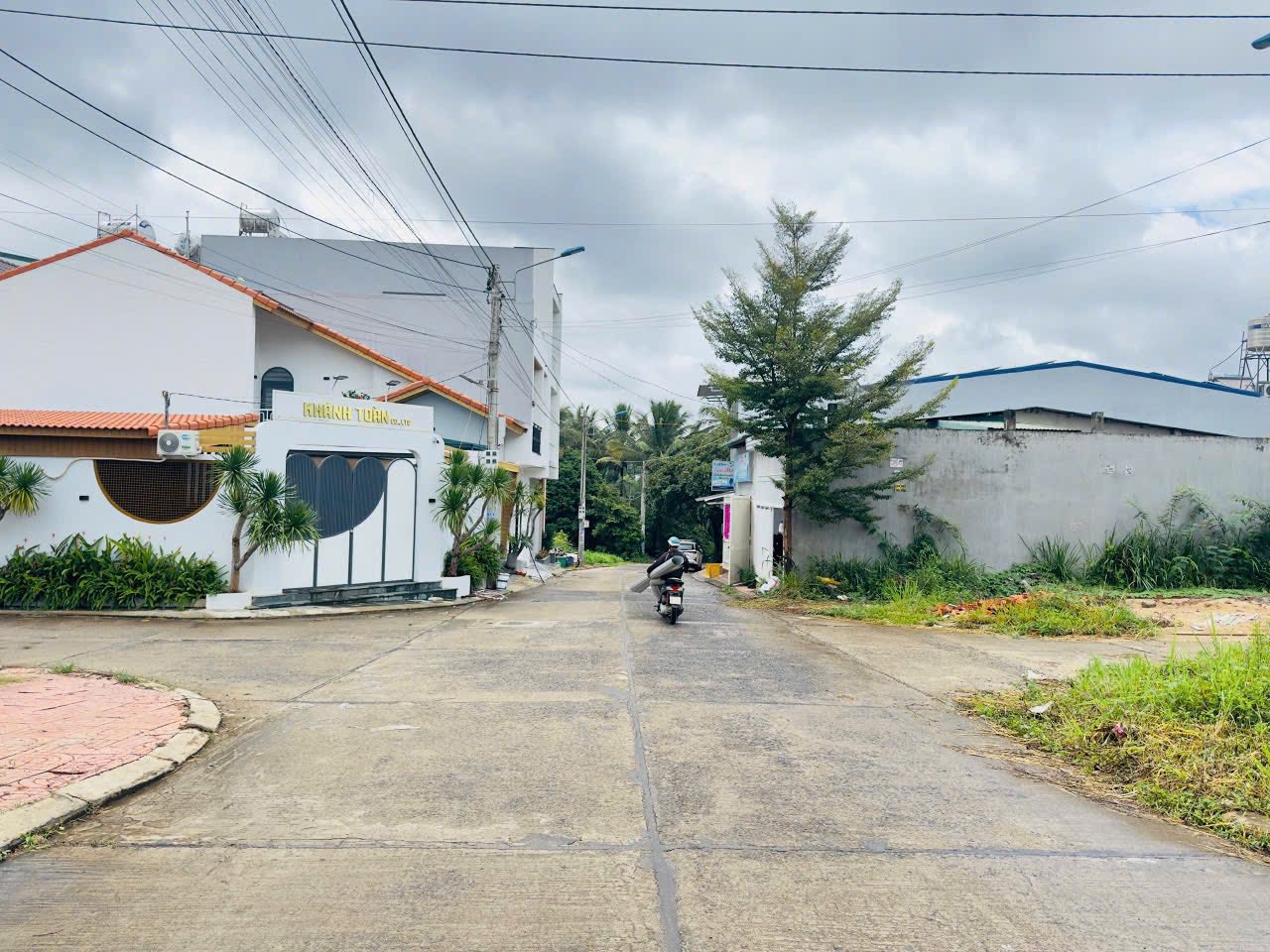 Bán đất đấu giá Công An - Trung tâm Buôn Ma Thuột, 100m2, sổ đỏ full thổ cư