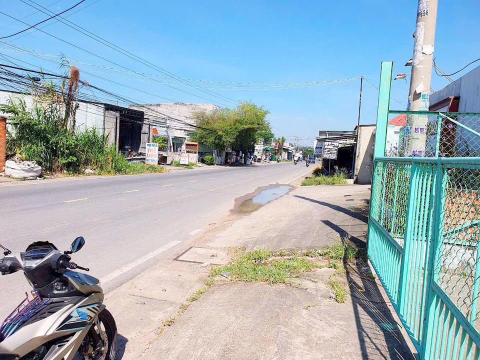 Cơ hội sở hữu ngay lô đất mặt tiền đường nhựa tại Đức Hòa Thượng, Long An