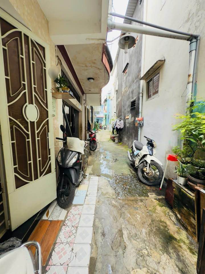 Nhà VIP Quận 8 3,3m x 7m, 2 phòng ngủ, sổ hồng riêng, chỉ 100m ra mặt tiền