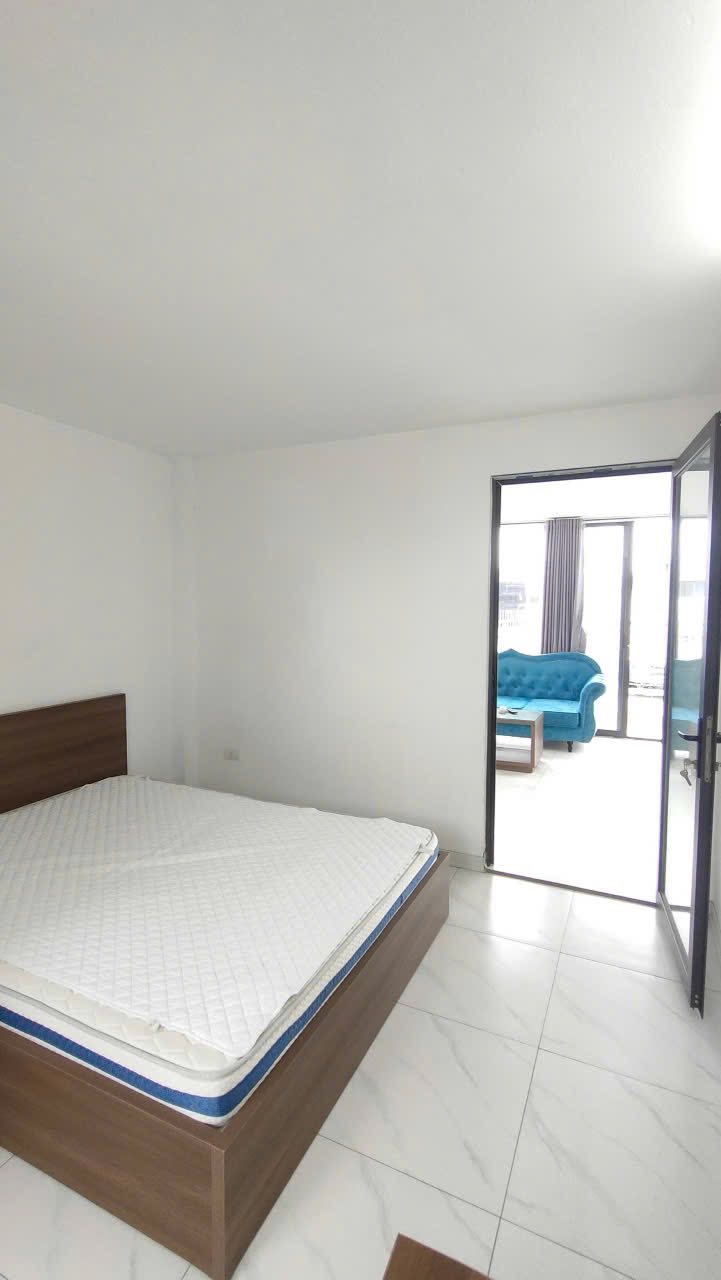 Căn hộ 1 ngủ 1 khách full nội thất, thang máy tại Nguyên Hồng, Đống Đa