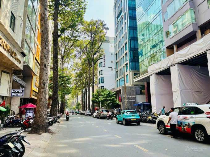 Nhà 7 tầng mặt phố Bùi Thị Xuân, kinh doanh đỉnh cao, dòng tiền 100 củ/tháng