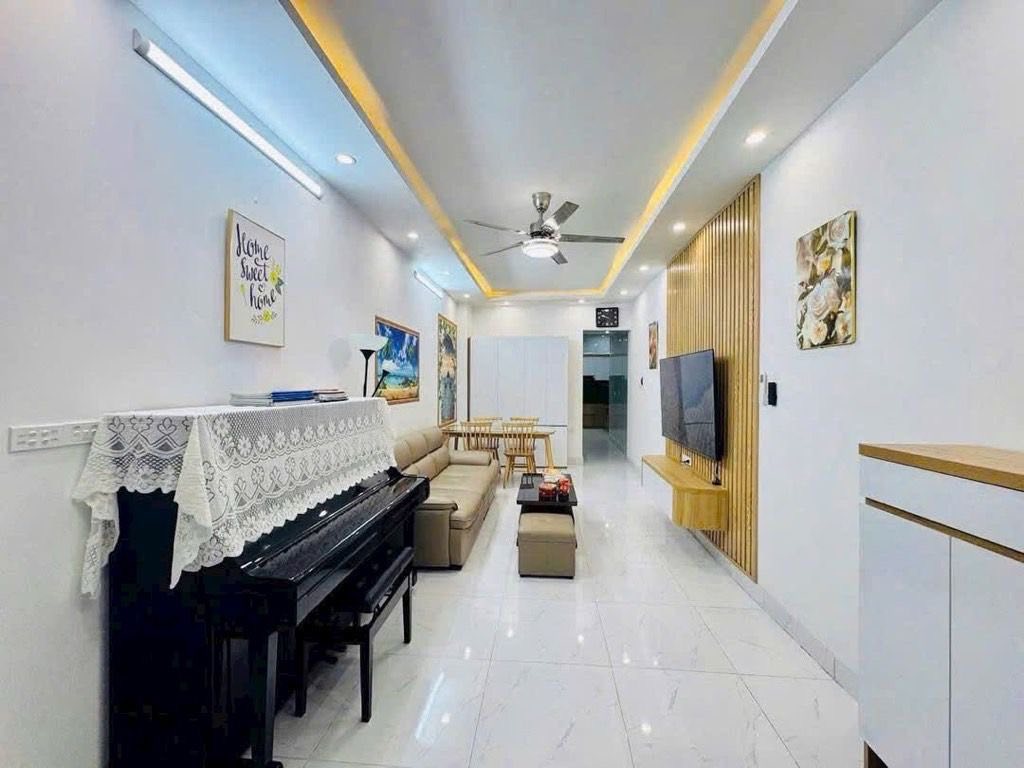 Đón ánh bình minh tại Đống Đa, nhà mới, tiện nghi, sổ đỏ vuông vắn