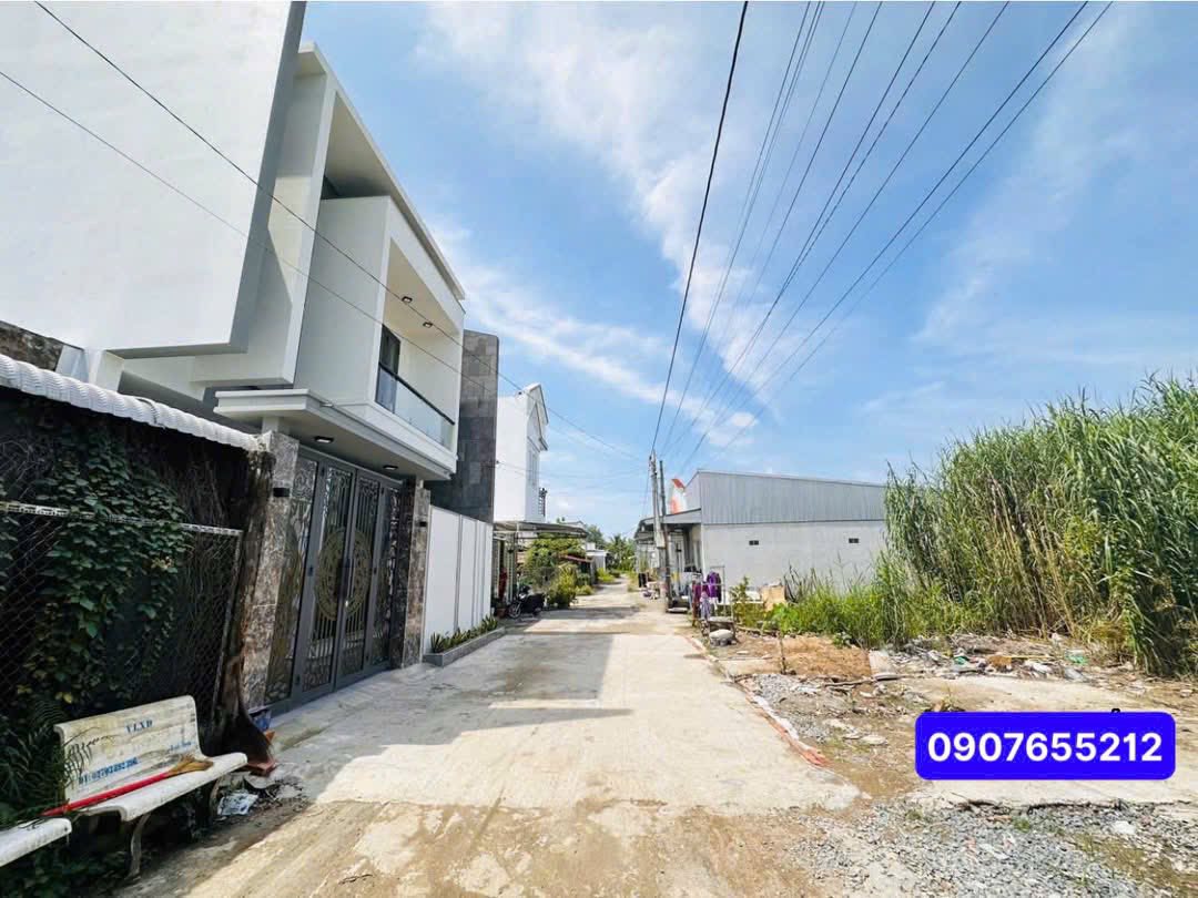 Nhà gác lửng 85% hoàn thiện, đậu ô tô thoải mái, giá hời như mơ