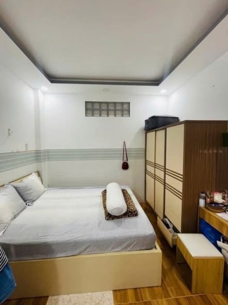 Nhà Tân Phú 4 tầng lệch tầng, 70m2, hẻm xe hơi, chính chủ chờ bạn