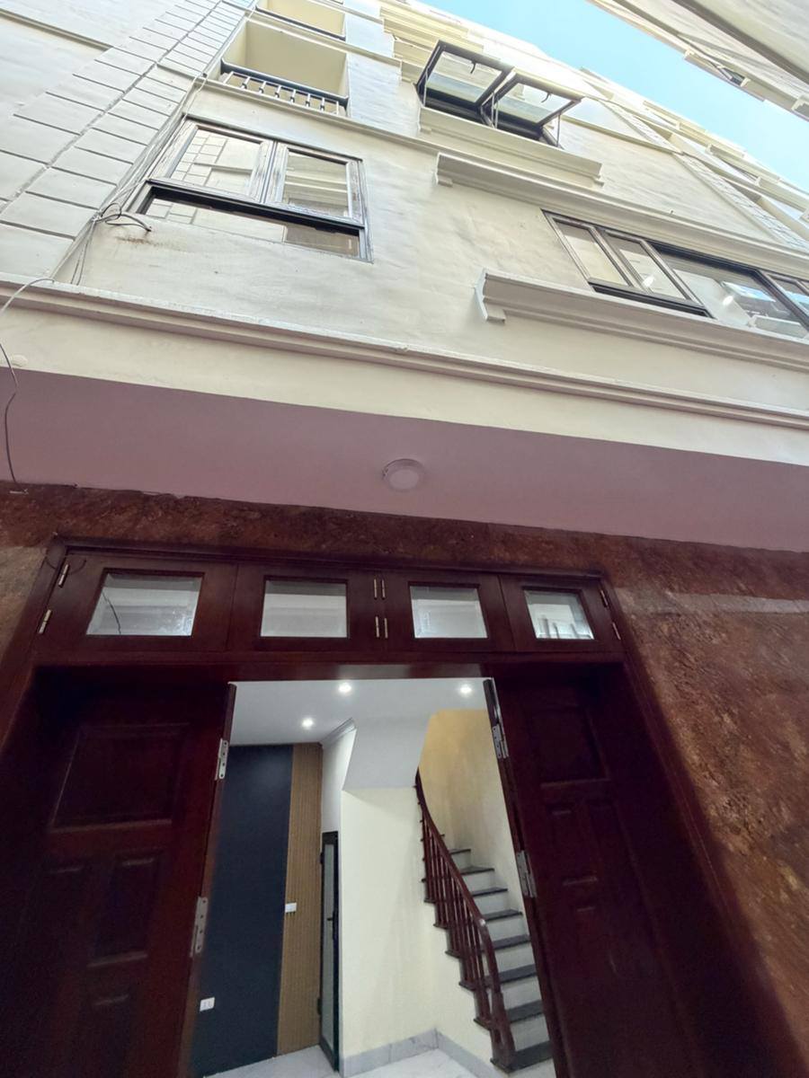 Nhà 6 tầng Long Biên, thang máy, ô tô đỗ cổng, giá hời 10,45 tỷ