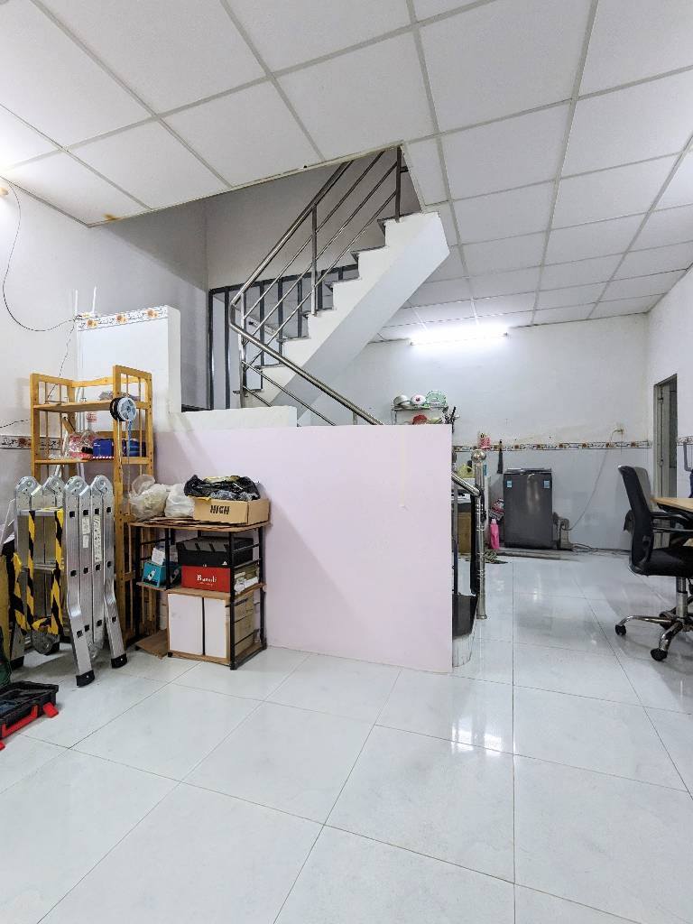 Cơ hội sở hữu ngay căn nhà 2 tầng 40m2 tại hẻm xe hơi thông thoáng, tọa lạc tại 106 Man Thiện