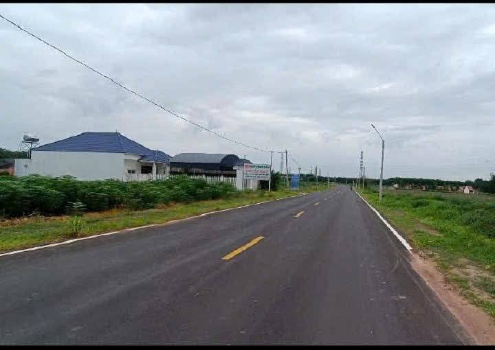 Bán đất mặt tiền đường Liên Tỉnh 32m, thuộc khu phố 2, Minh Thành, Chơn Thành