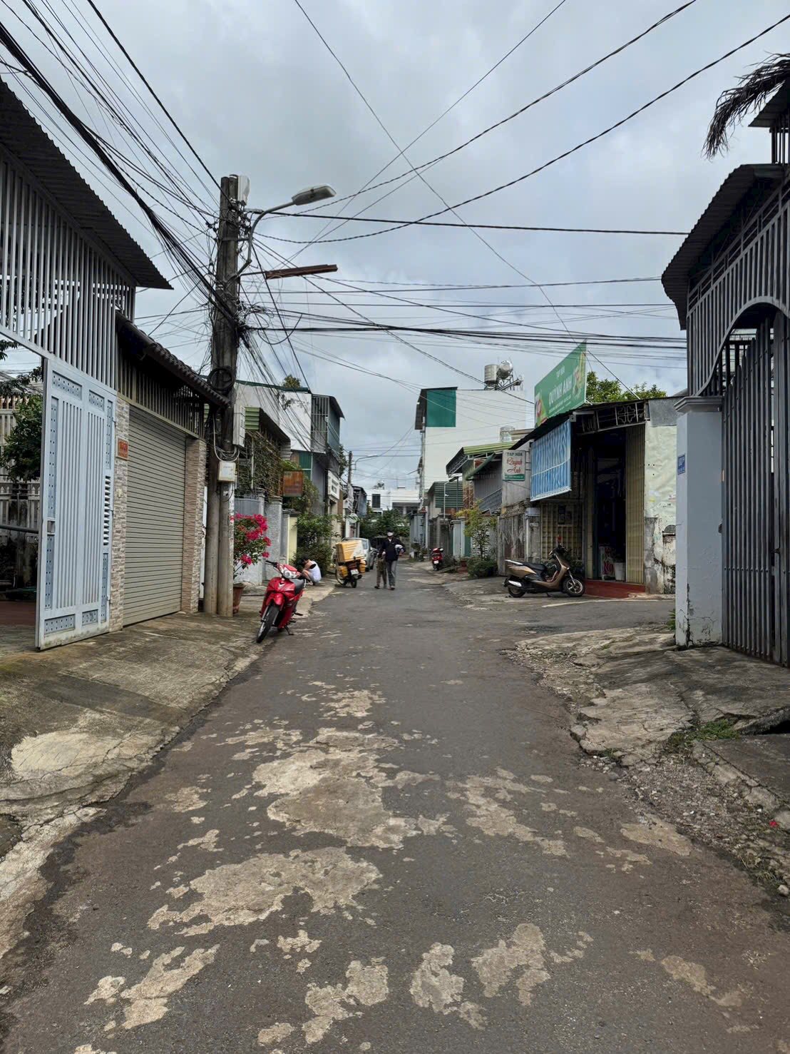 Nhà hẻm 183 Mai Hắc Đế, phường Buôn Ma Thuột lõi trung tâm, ô tô tránh nhau