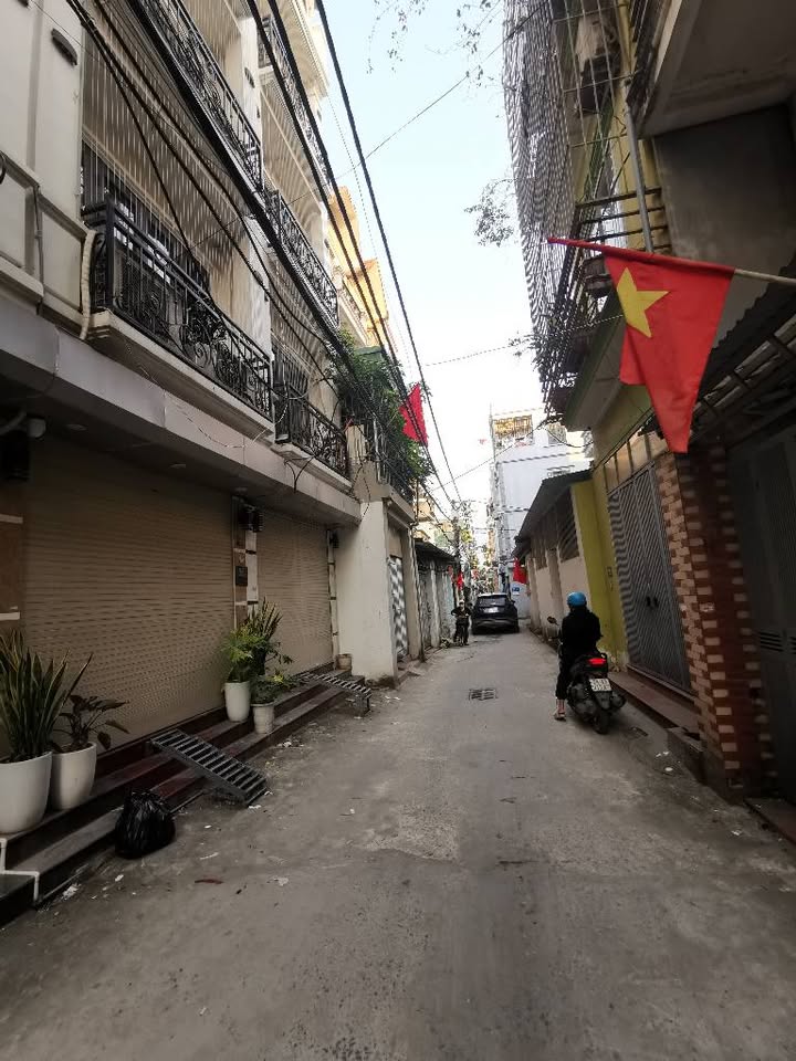 Nhà Lĩnh Nam 47m2, 4 tầng, ô tô đỗ cửa, giá chỉ 9.09 tỷ - Cơ hội an cư tuyệt vời