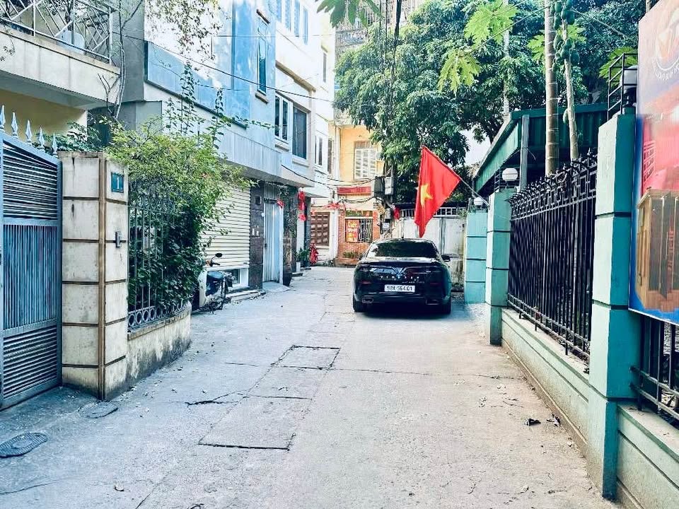 Nhà phân lô 5 tầng Nguyễn Văn Huyên, ô tô chạy quanh, kinh doanh online, giá 7.xx tỷ