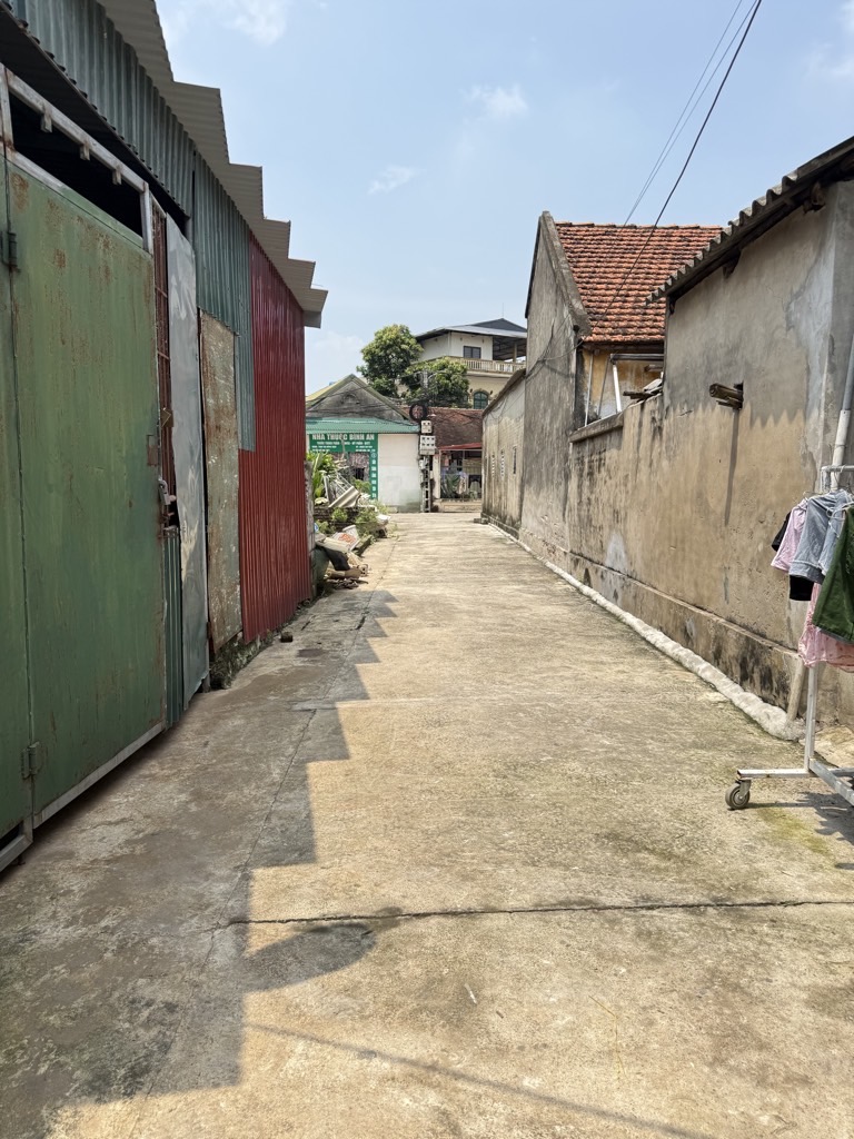 Bán đất đẹp Quất Động, ô tô ngủ trong đất, sát Quốc lộ, giá đầu tư