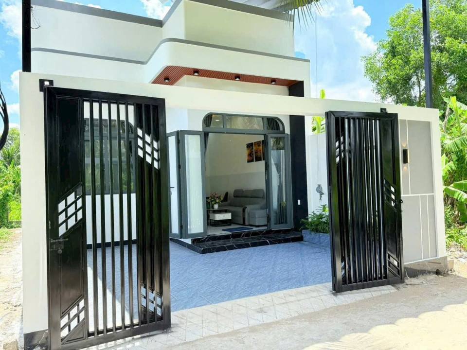 Nhà xinh 88m² Phú Tân, 1 tỷ 350 triệu, hẻm xe hơi