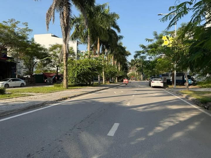 Bán 2 ô liền kề 81m2/ô, khu đô thị Minh Phương, gần chợ