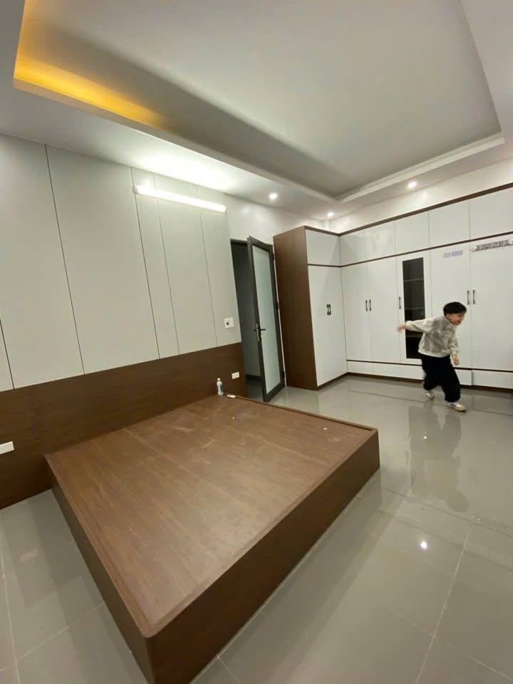 Nhà 4 tầng kiên cố, kinh doanh đỉnh cao, đón Tết sang như ý