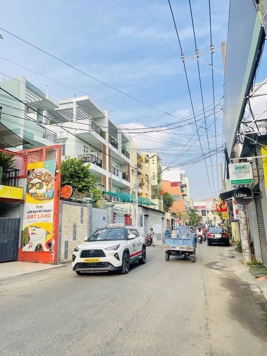 Bán nhà 5 tầng đúc kiên cố, 9 phòng ngủ, mặt tiền đường lớn, gần Cityland Gò Vấp