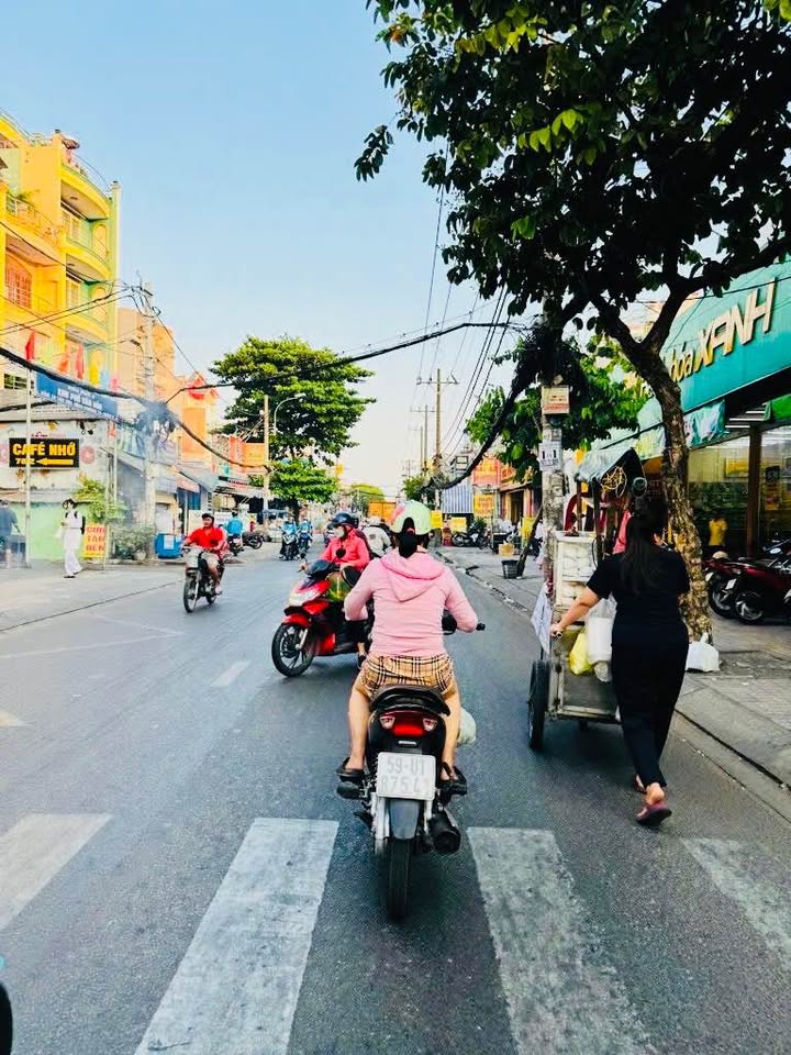 Bán nhà 4 tầng 50m², 5 phòng ngủ, hẻm sạch đẹp tại Tân Hòa Đông, Quận 6 - Giá 5.7 tỷ