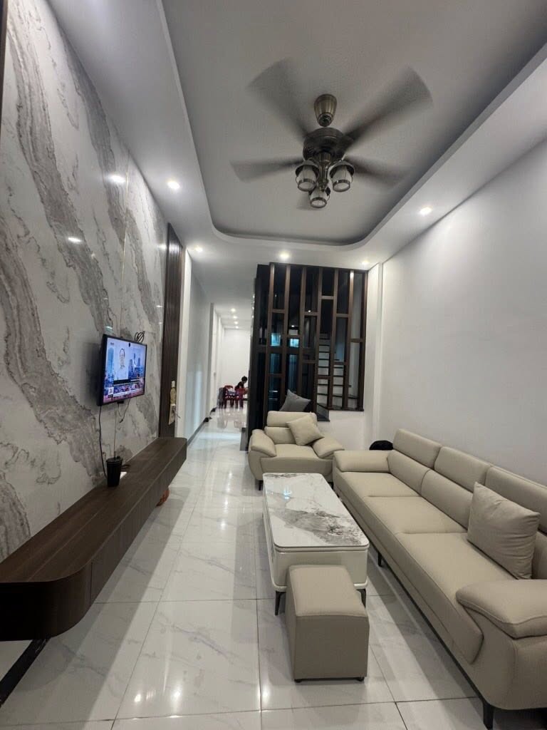 Siêu phẩm nhà phố 4 tầng tại trung tâm quận Cầu Giấy, vị trí đắc địa trên trục đường lớn