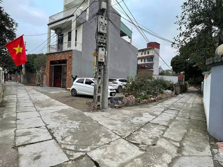 Chủ nhà "mệt mỏi" vì đất đẹp quá, nay cần ra hàng gấp lô góc thổ cư siêu đỉnh tại Vân Trại