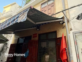 Chào bạn, chúng tôi đang có một căn nhà 2,5 tầng kiên cố tọa lạc tại khu kiệt đường Tô Lịch