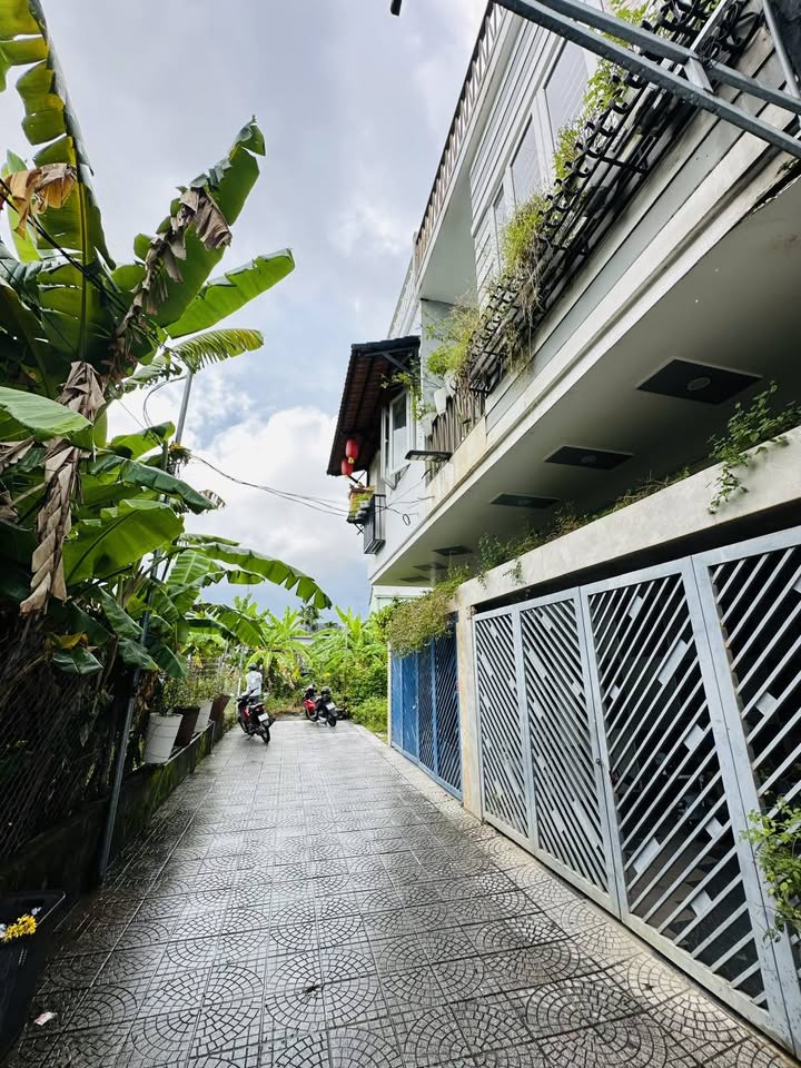 Bán đất 104,1m2 ngang 4,75m, kiệt 142 Nguyễn Lộ Trạch, Huế