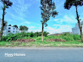 Bán cặp nền 220m² Vĩnh Long, lộ 30m, gần chợ, sẵn móng 1 trệt 3 lầu